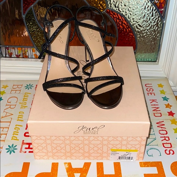 Brand new! Never worn shoes with original box - Picture 1 of 3